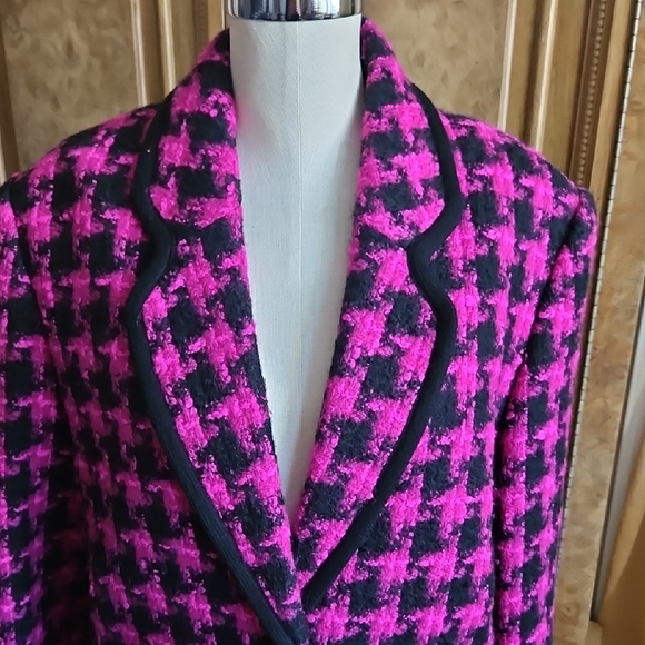 Women's Houndstooth Blazer Jacket in Hot Pink and Black With Black Trim - Picture 2 of 10